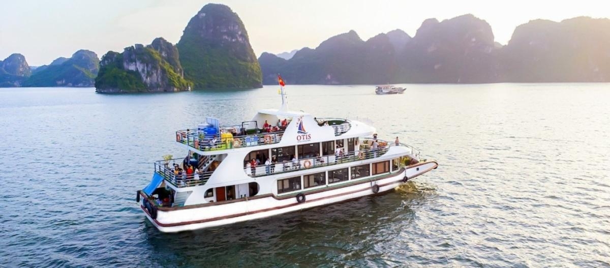 Ha Long Otis Cruise Tour 2 Days 1 Night