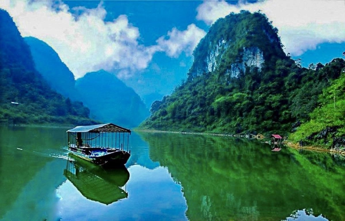 Tour Hanoi – Cao Bang – Ninh Binh itinerary 6 days 5 nights