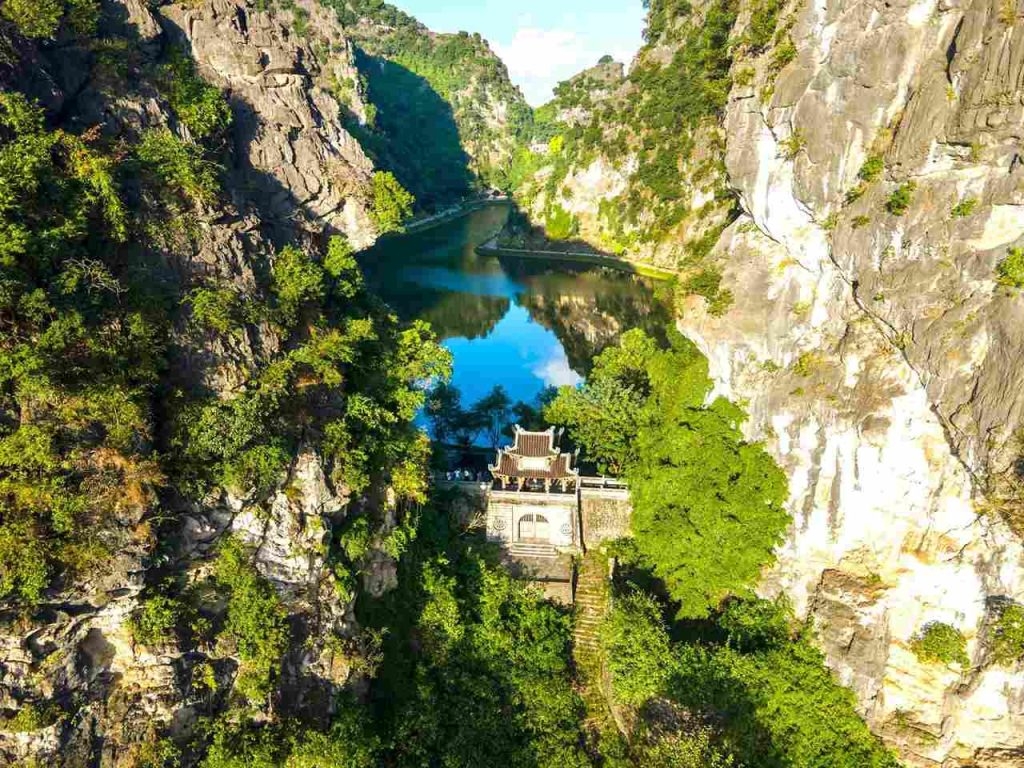 Tour Hanoi Ninh Binh Ha Long Yen Tu Sapa 6 days 5 nights