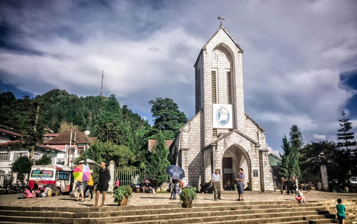 Highlights of Imazing Travel's 4-day, 3-night Ha Long - Sapa tour
