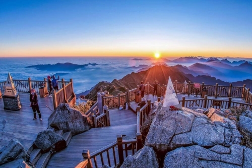 Highlights of the Hanoi – Ha Giang – Sapa 6 days 5 nights tour