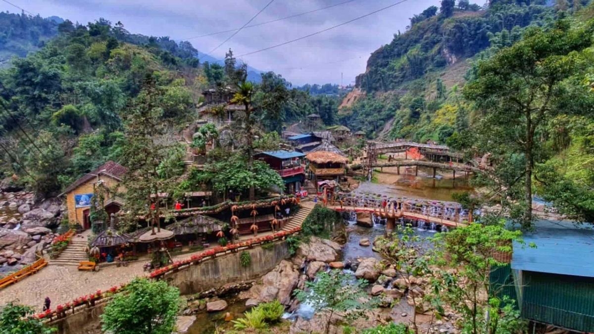 Highlights of Imazing Travel's 4-day, 3-night Ha Long - Sapa tour